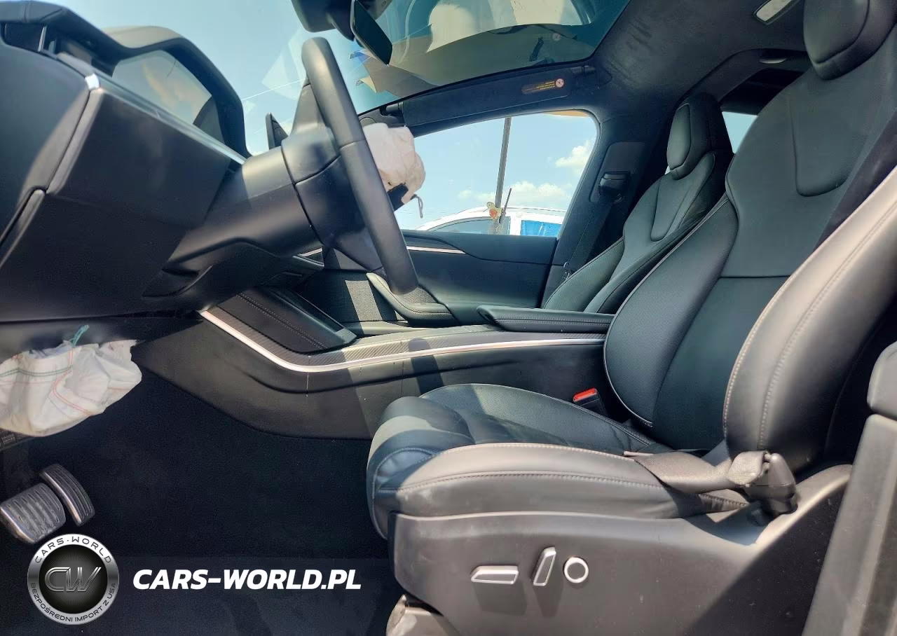 2023 Tesla Model X VIN:7SAXCBE63PF384031 - 7