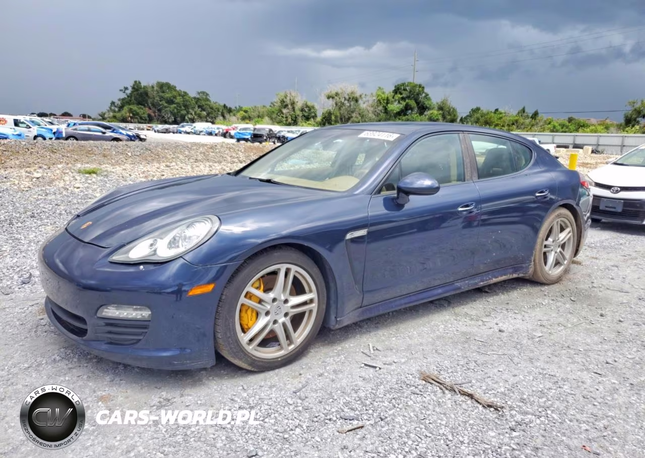 2013 Porsche Panamera 2