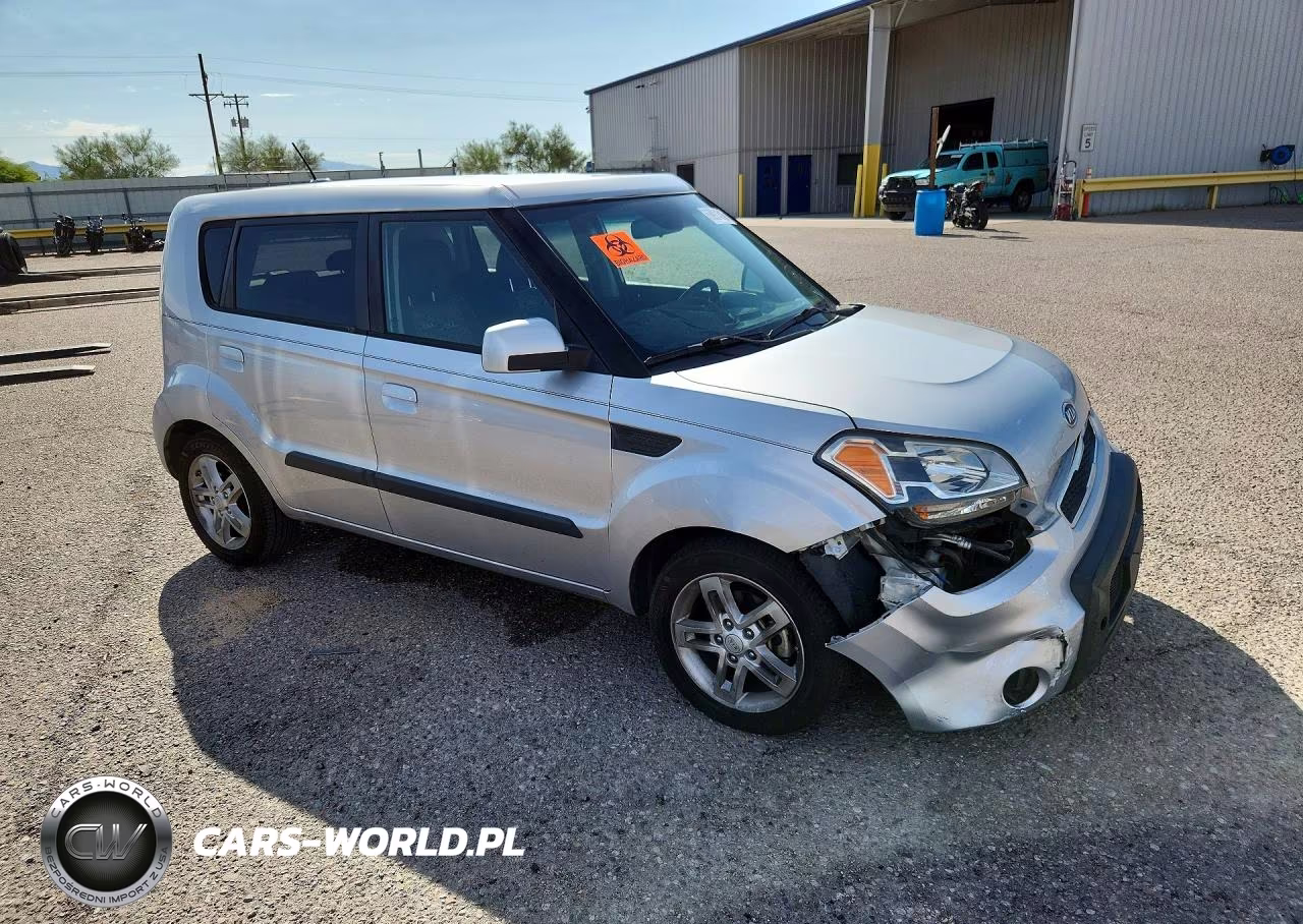 2010 Kia Soul + VIN:KNDJT2A24A7037245 - 4