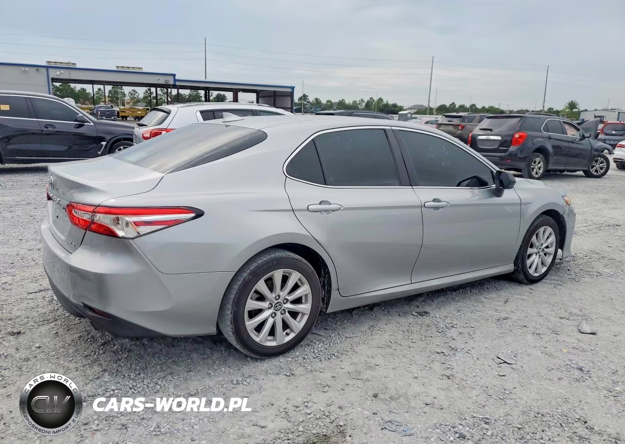 2019 Toyota Camry Le VIN:4T1B11HK9KU245503 - 3