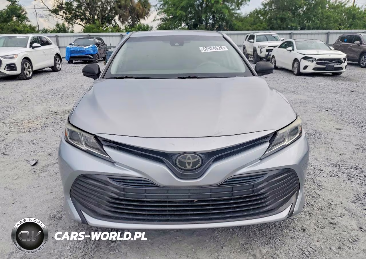 2019 Toyota Camry Le VIN:4T1B11HK9KU245503 - 5