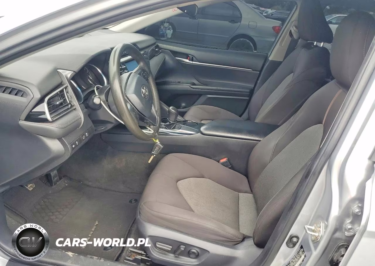2019 Toyota Camry Le VIN:4T1B11HK9KU245503 - 7