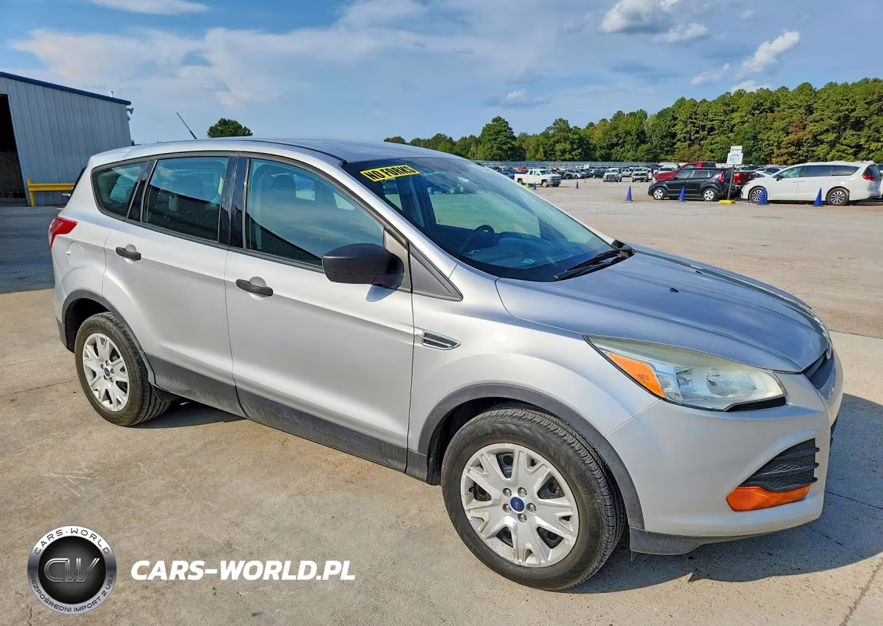 2013 Ford Escape S VIN:1FMCU0F73DUD02172 - 4