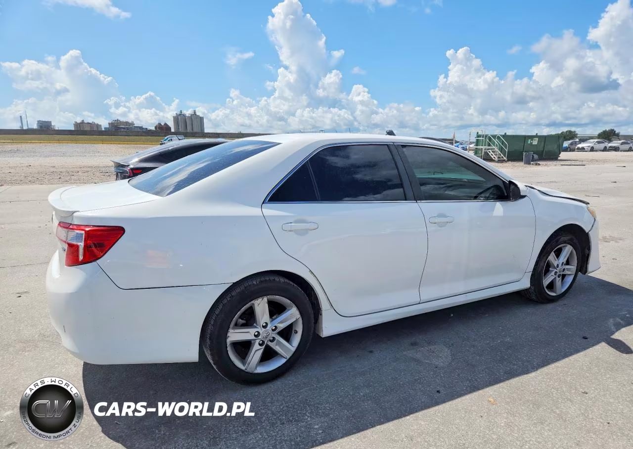 2014 Toyota Camry Se VIN:4T1BF1FK0EU306696 - 3