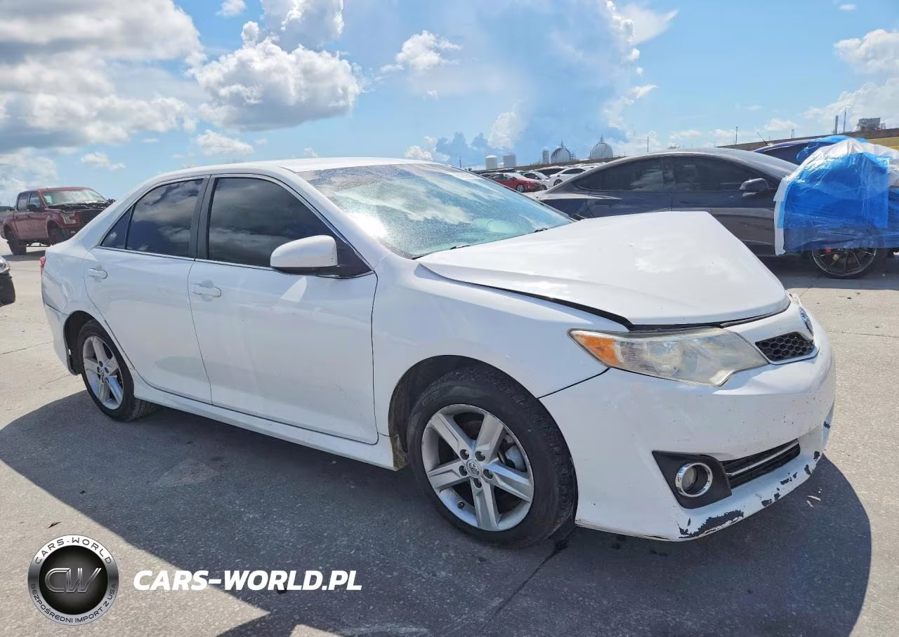 2014 Toyota Camry Se VIN:4T1BF1FK0EU306696 - 4
