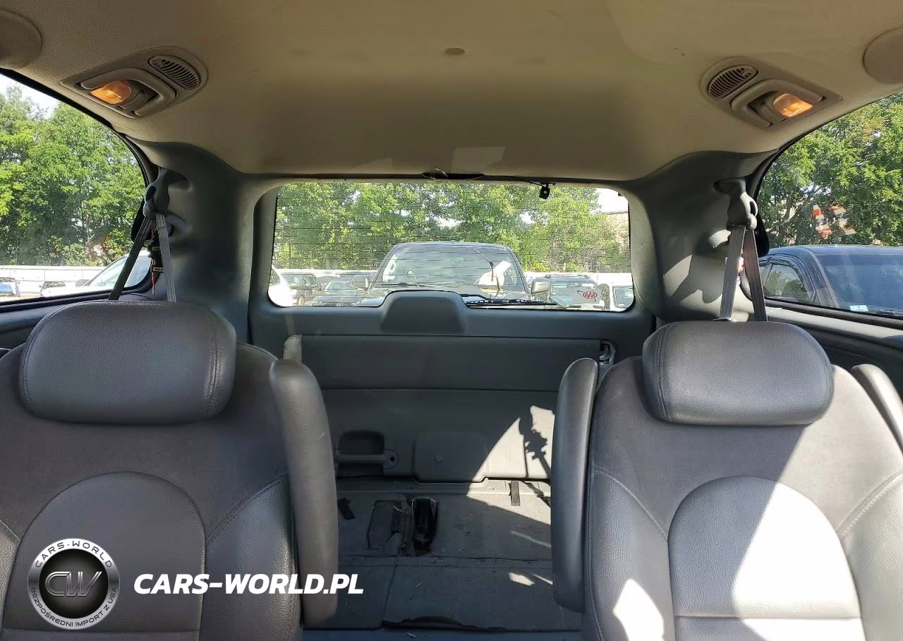 2005 Chrysler Town & Country Limited VIN:2C4GP64L15R233383 - 10