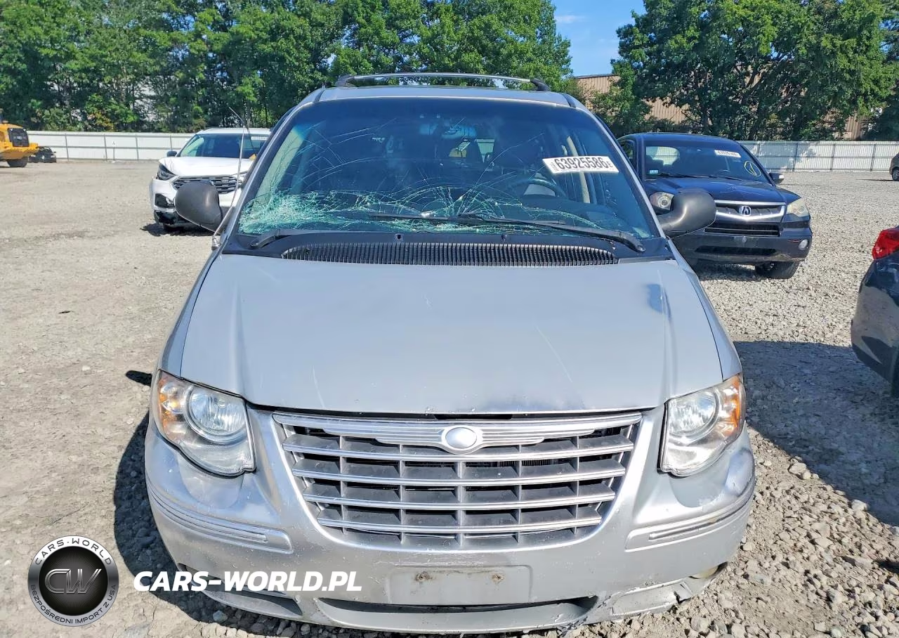 2005 Chrysler Town & Country Limited VIN:2C4GP64L15R233383 - 5