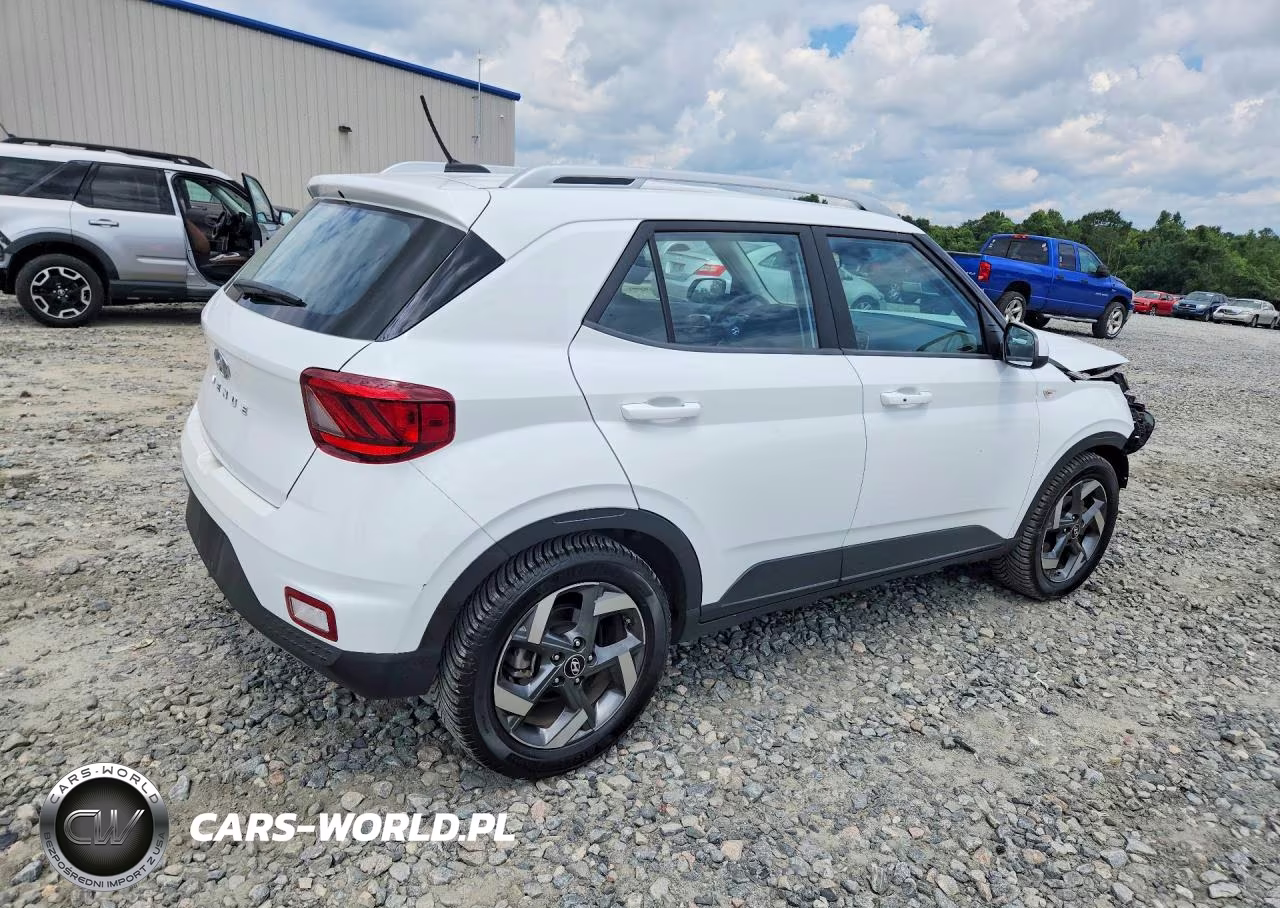 2024 Hyundai Venue Sel VIN:KMHRC8A34RU302060 - 3