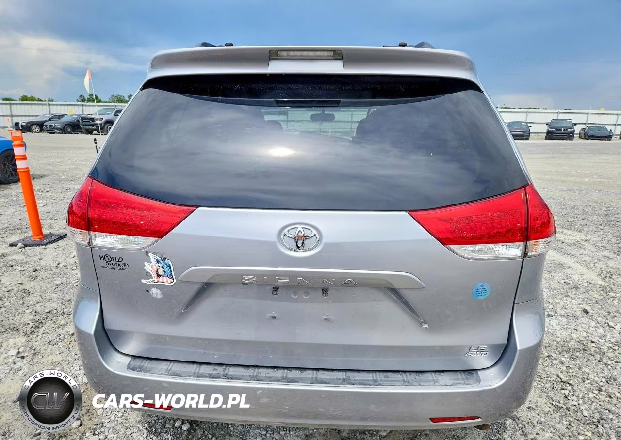 2011 Toyota Sienna Le VIN:5TDJK3DC9BS003967 - 6