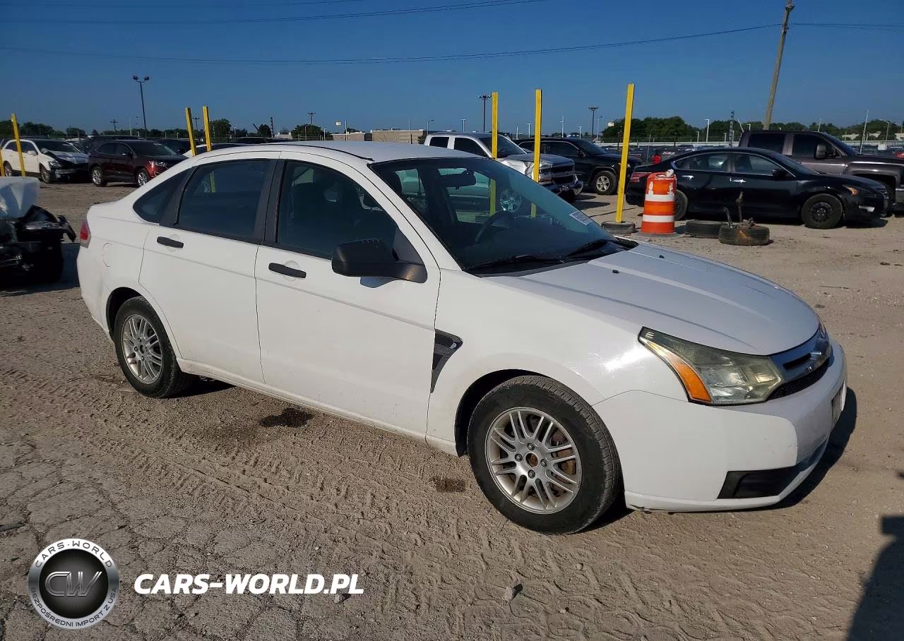 2008 Ford Focus Se VIN:1FAHP35N18W155353 - 4