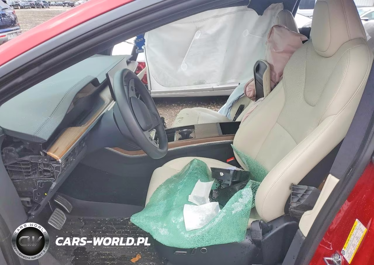 2023 Tesla Model X VIN:7SAXCBE56PF412556 - 7