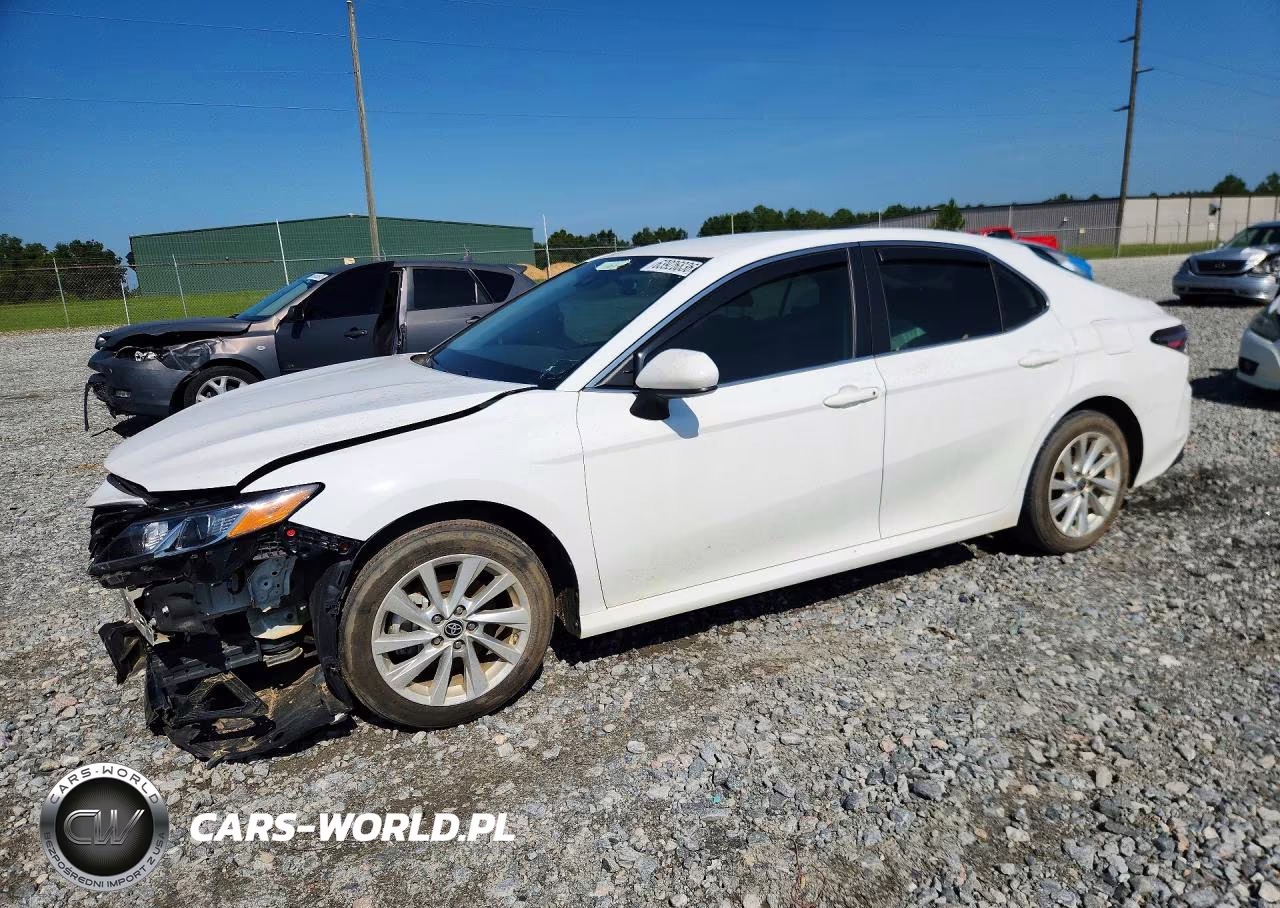 2023 Toyota Camry Le – zdjęcie 1 z 13