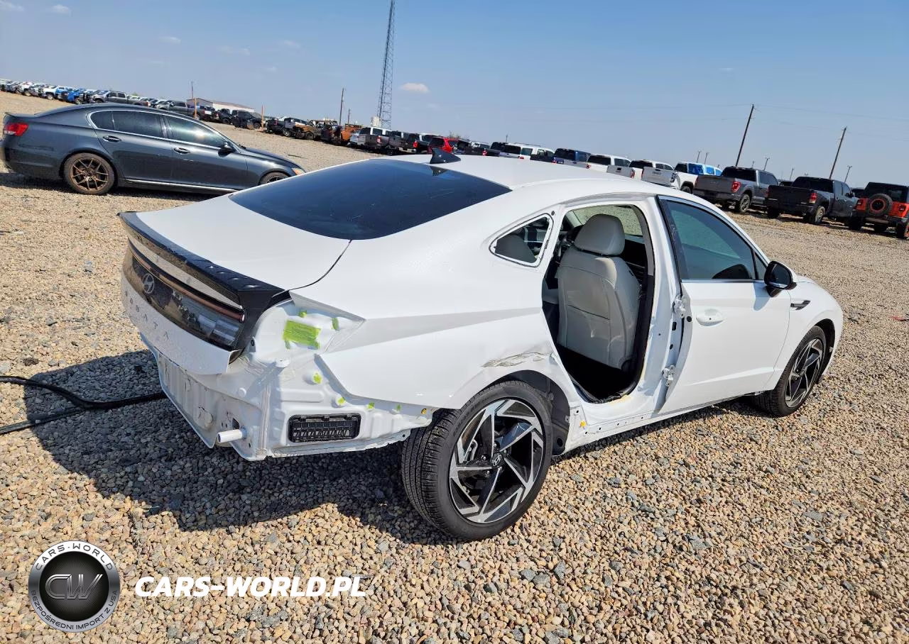 2026 Hyundai Sonata Sel Sport VIN:KMHL64JA4TA554730 - 3