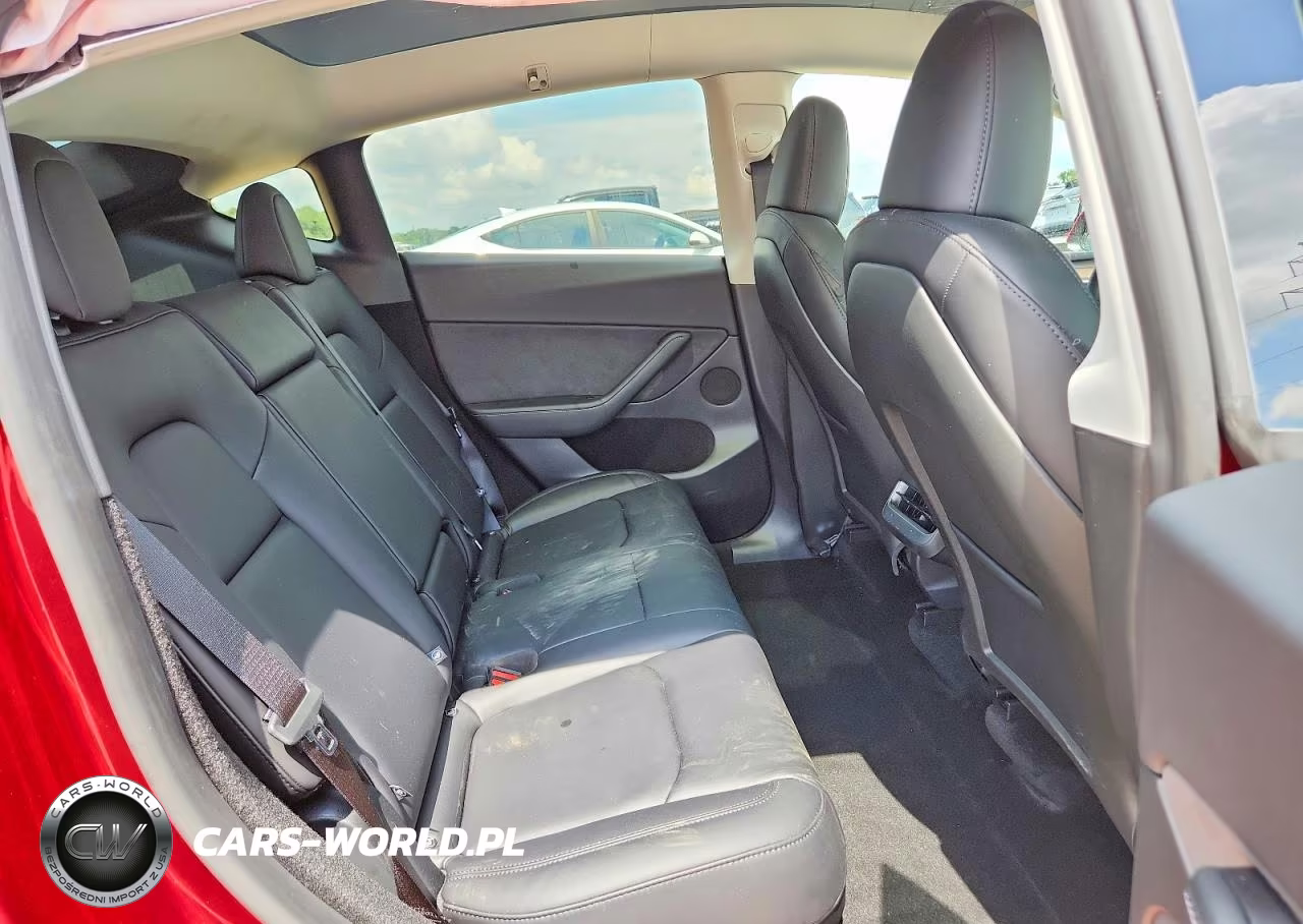 2025 Tesla Model Y VIN:7SAYGDEDXSF318720 - 11
