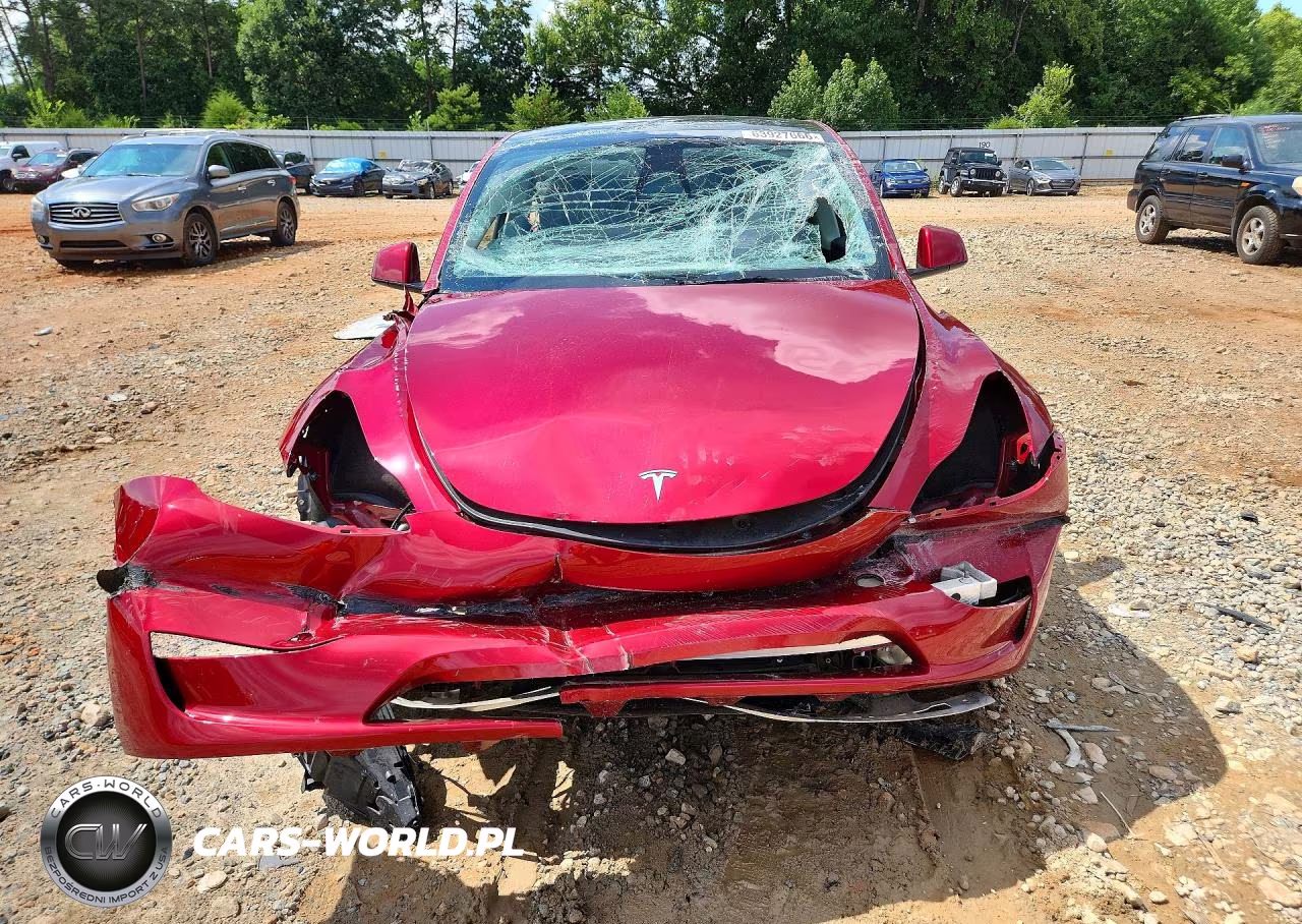 2025 Tesla Model Y VIN:7SAYGDEDXSF318720 - 5