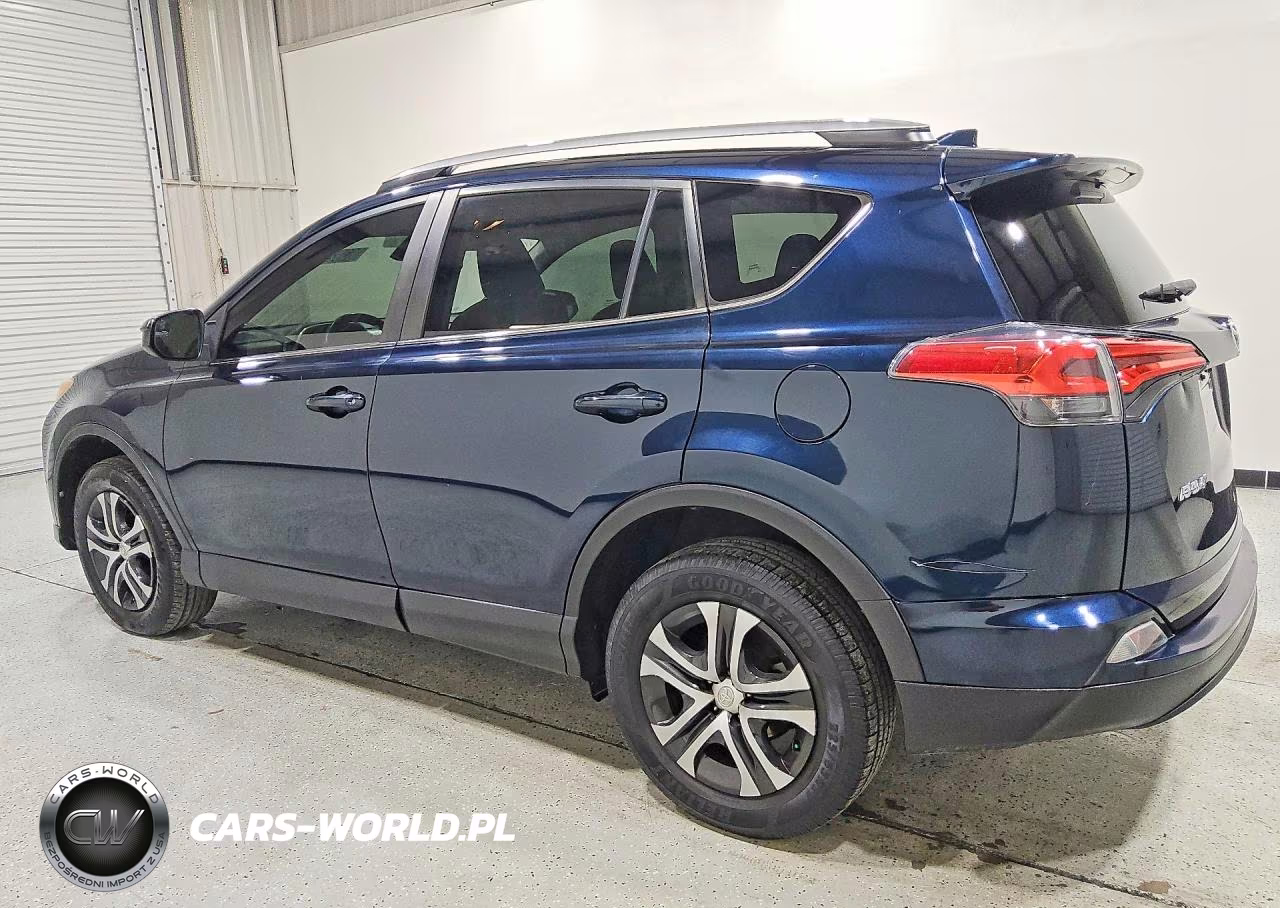 2018 Toyota Rav4 Le VIN:2T3ZFREV5JW469919 - 2