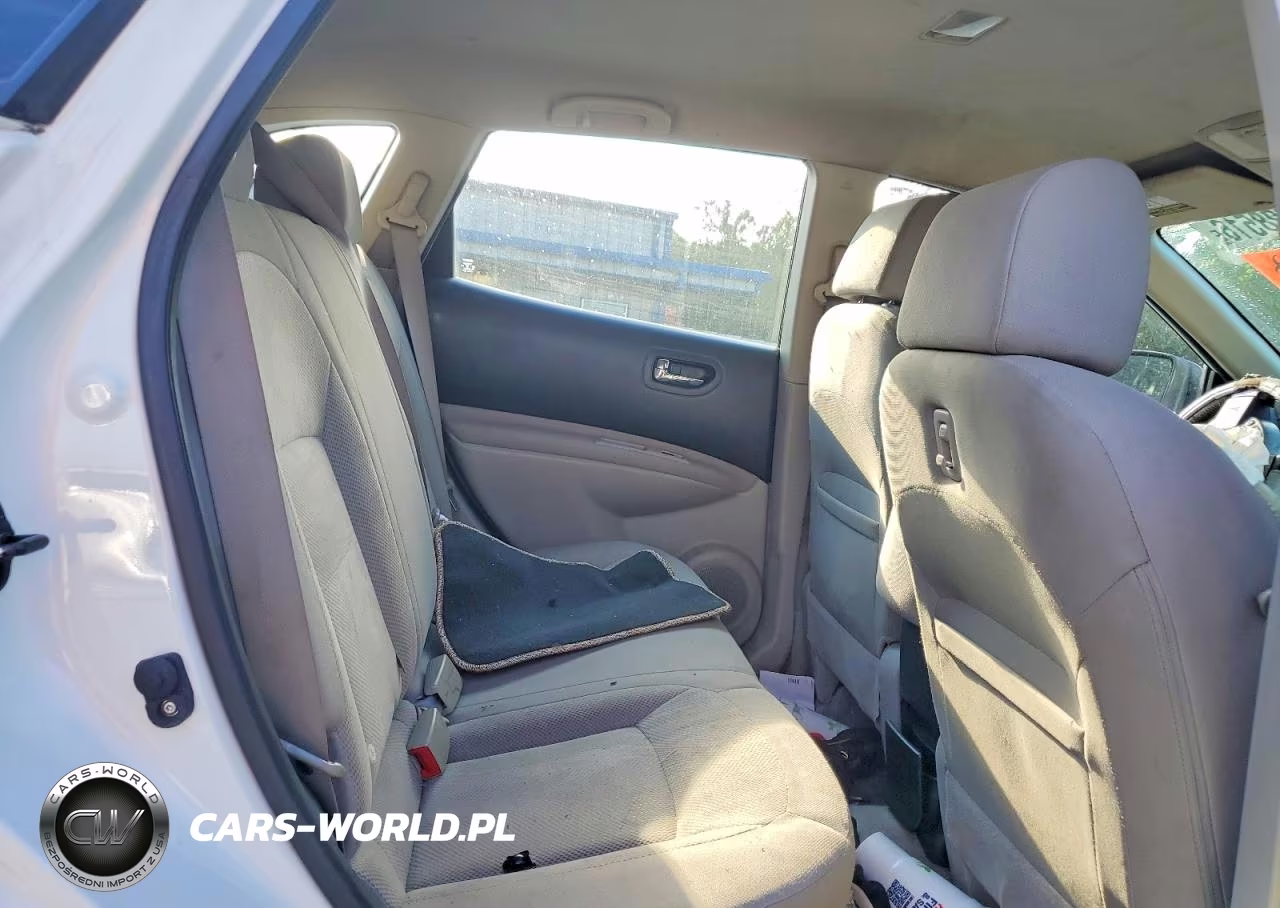 2015 Nissan Rogue Select S VIN:JN8AS5MT1FW153335 - 11