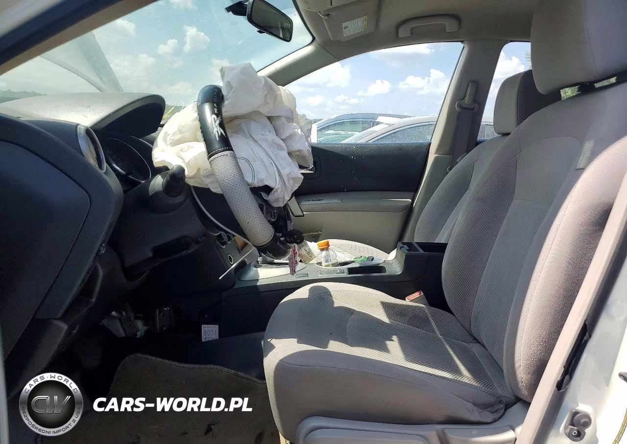 2015 Nissan Rogue Select S VIN:JN8AS5MT1FW153335 - 7