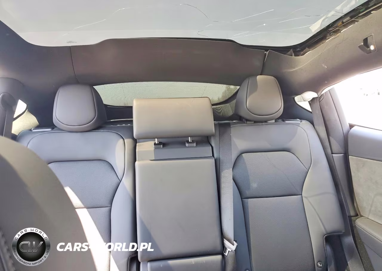 2026 Tesla Model Y VIN:7SAYGAEE9TF600940 - 10