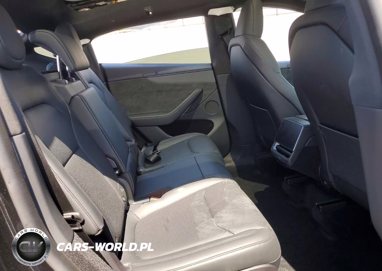 2026 Tesla Model Y VIN:7SAYGAEE9TF600940 - 11