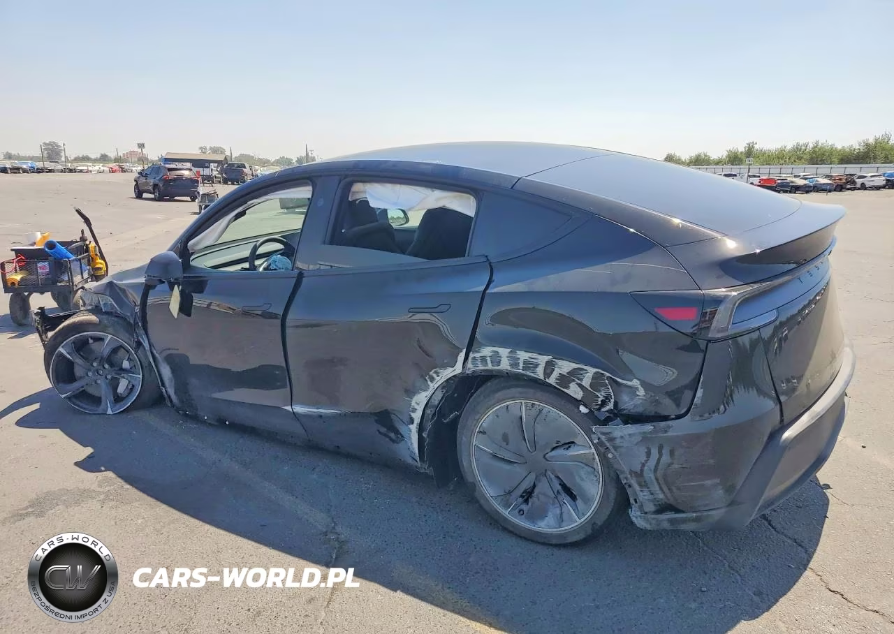 2026 Tesla Model Y VIN:7SAYGAEE9TF600940 - 2