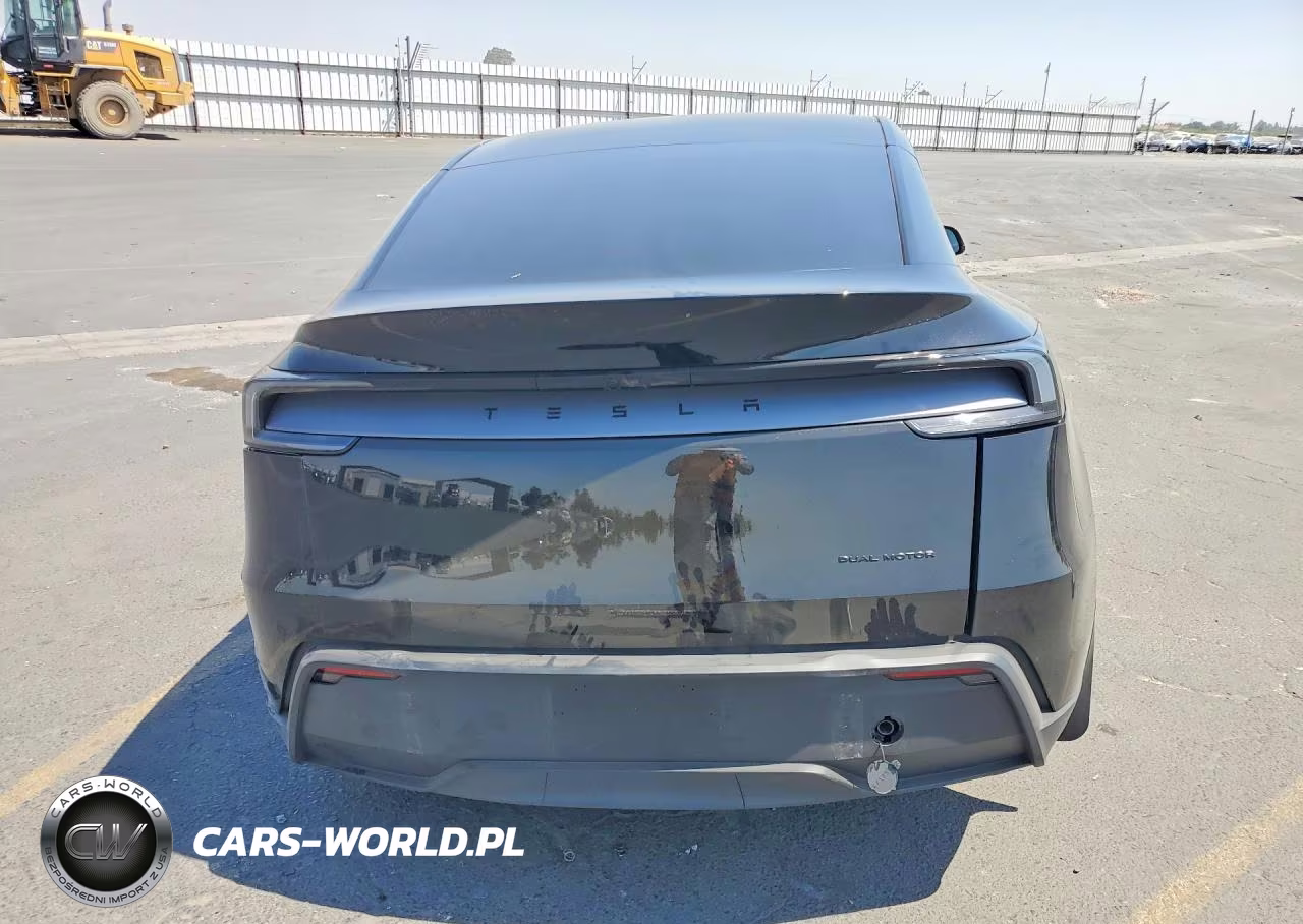 2026 Tesla Model Y VIN:7SAYGAEE9TF600940 - 6