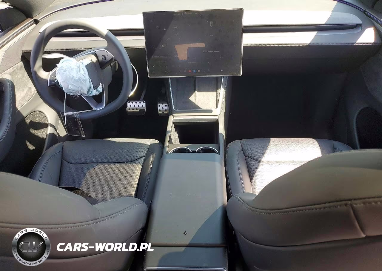 2026 Tesla Model Y VIN:7SAYGAEE9TF600940 - 8
