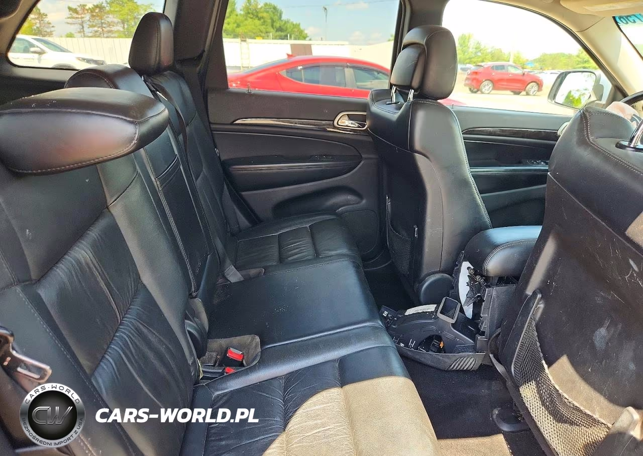 2012 Jeep Grand Cherokee Laredo VIN:1C4RJFAGXCC233177 - 11