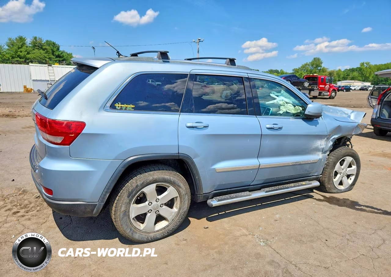 2012 Jeep Grand Cherokee Laredo VIN:1C4RJFAGXCC233177 - 3