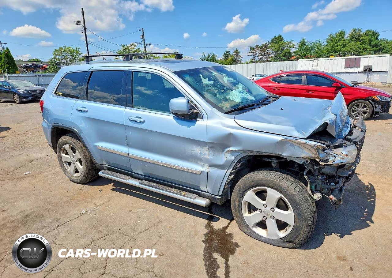 2012 Jeep Grand Cherokee Laredo VIN:1C4RJFAGXCC233177 - 4
