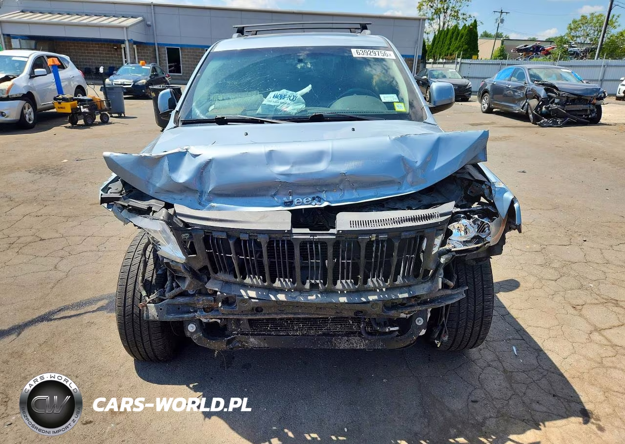 2012 Jeep Grand Cherokee Laredo VIN:1C4RJFAGXCC233177 - 5