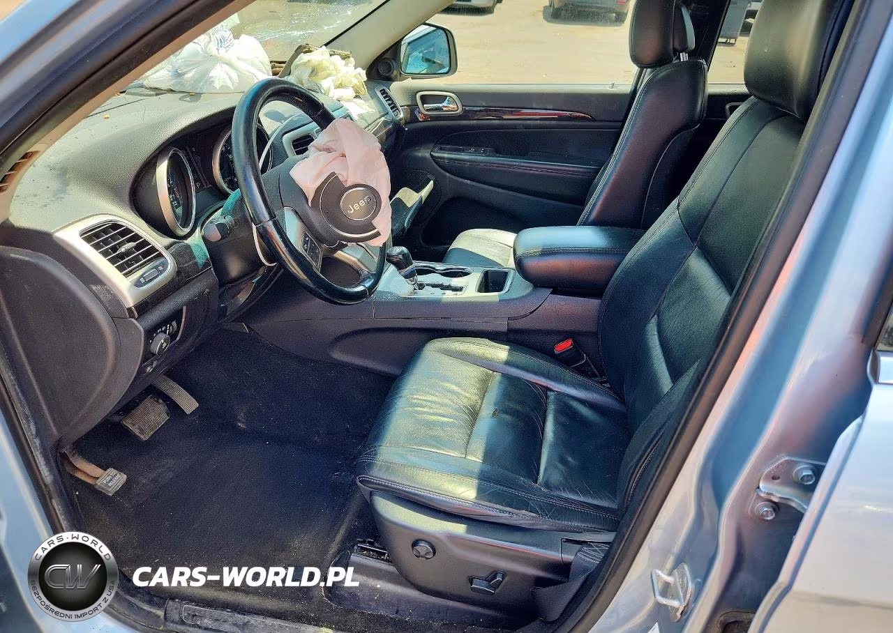 2012 Jeep Grand Cherokee Laredo VIN:1C4RJFAGXCC233177 - 7