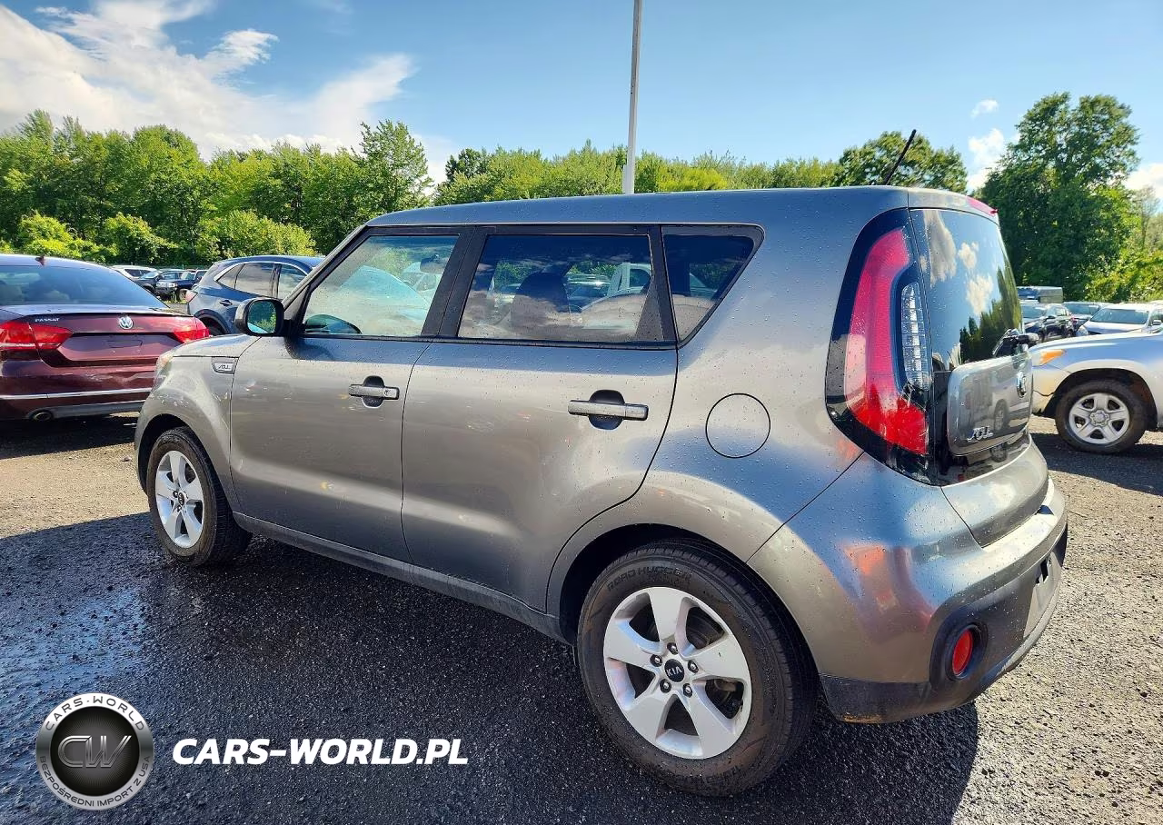 2018 Kia Soul Base VIN:KNDJN2A22J7592110 - 2