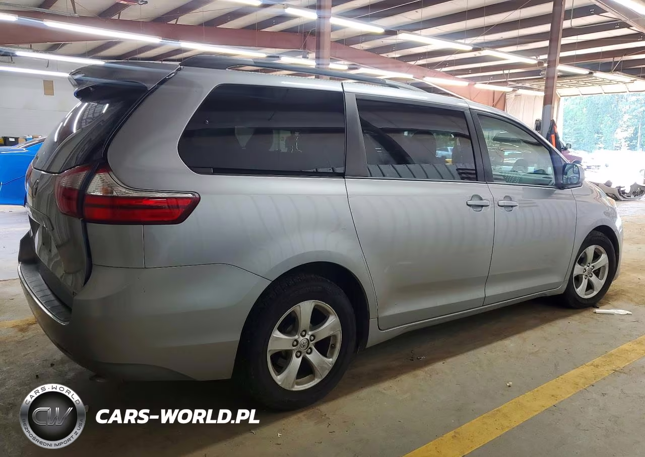 2015 Toyota Sienna Le VIN:5TDKK3DC6FS588212 - 3