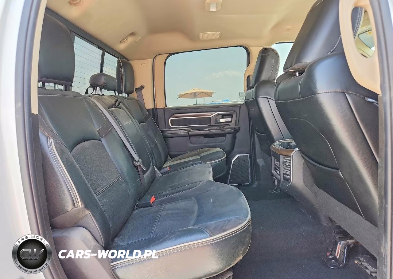 2022 Ram 3500 Laramie VIN:3C63RRJL0NG260795 - 10