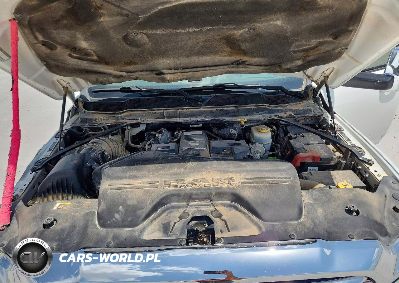 2022 Ram 3500 Laramie VIN:3C63RRJL0NG260795 - 11