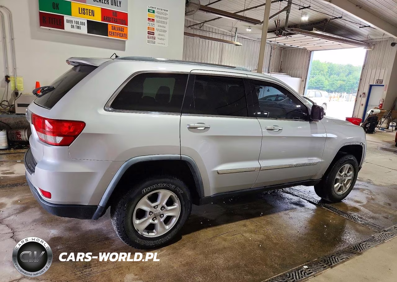2012 Jeep Grand Cherokee Laredo VIN:1C4RJFAG2CC117603 - 3