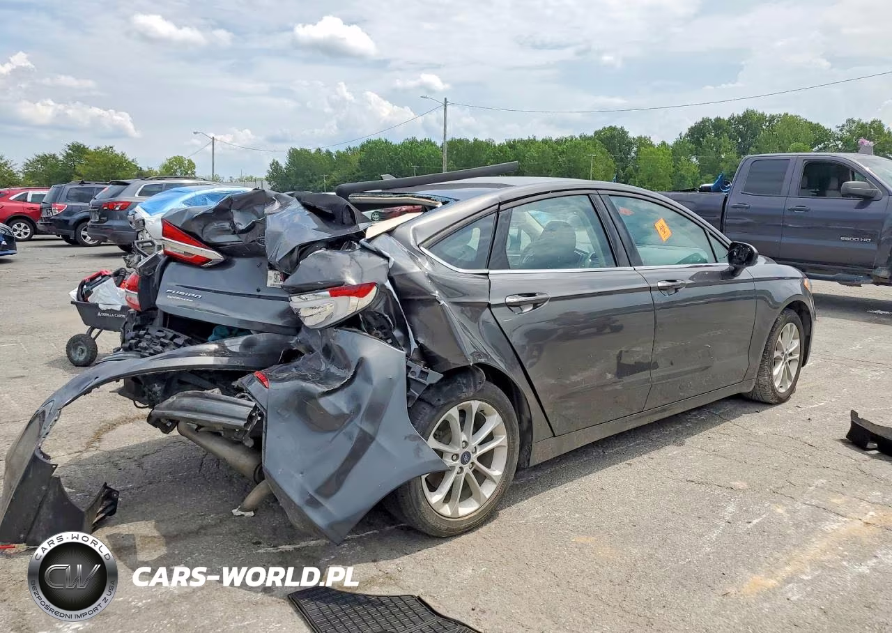 2020 Ford Fusion Se VIN:3FA6P0LU7LR196744 - 3