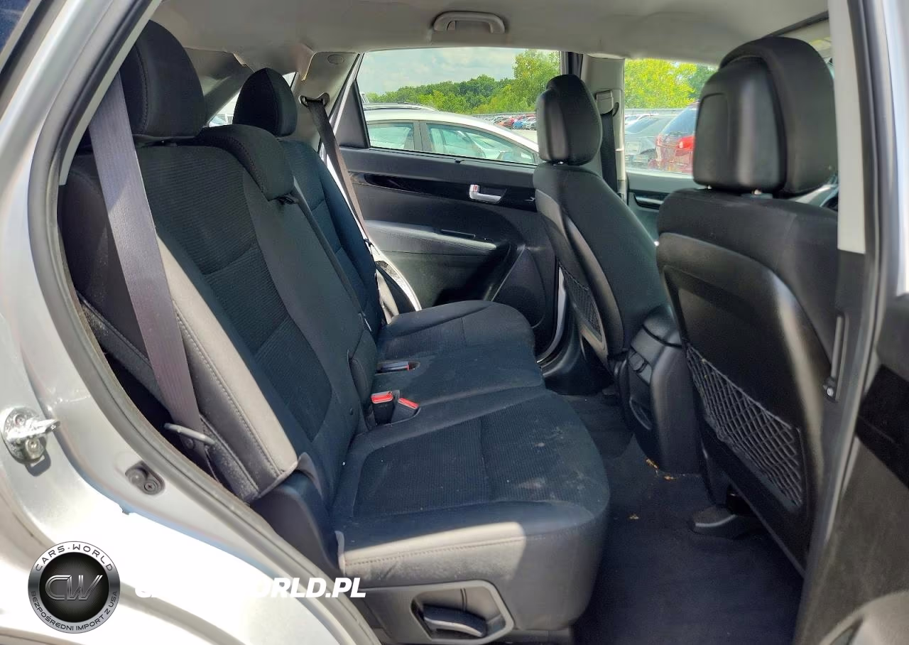 2015 Kia Sorento Lx VIN:5XYKT4A67FG631454 - 11