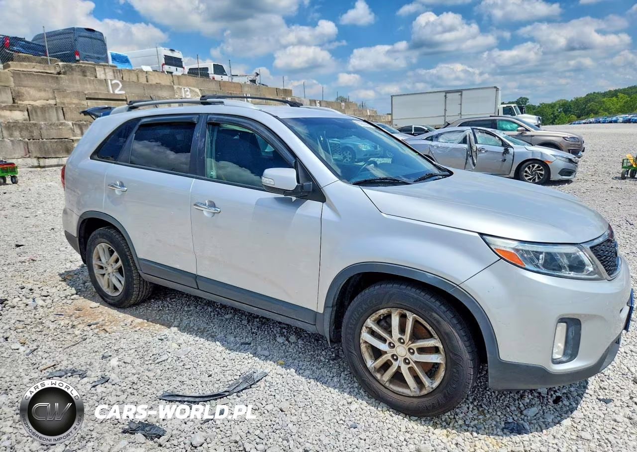 2015 Kia Sorento Lx VIN:5XYKT4A67FG631454 - 4