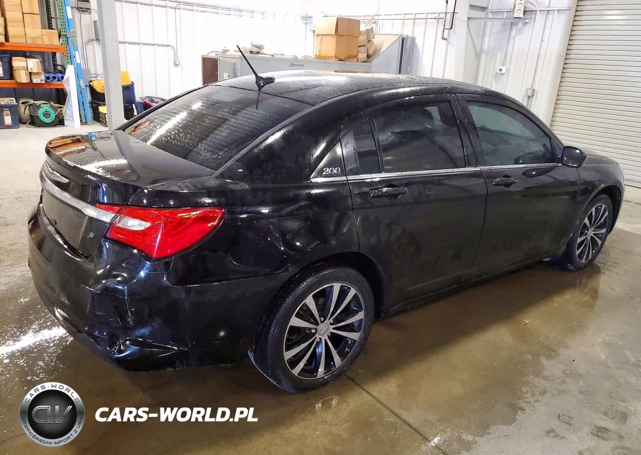 2011 Chrysler 200 S VIN:1C3BC8FG1BN601236 - 3