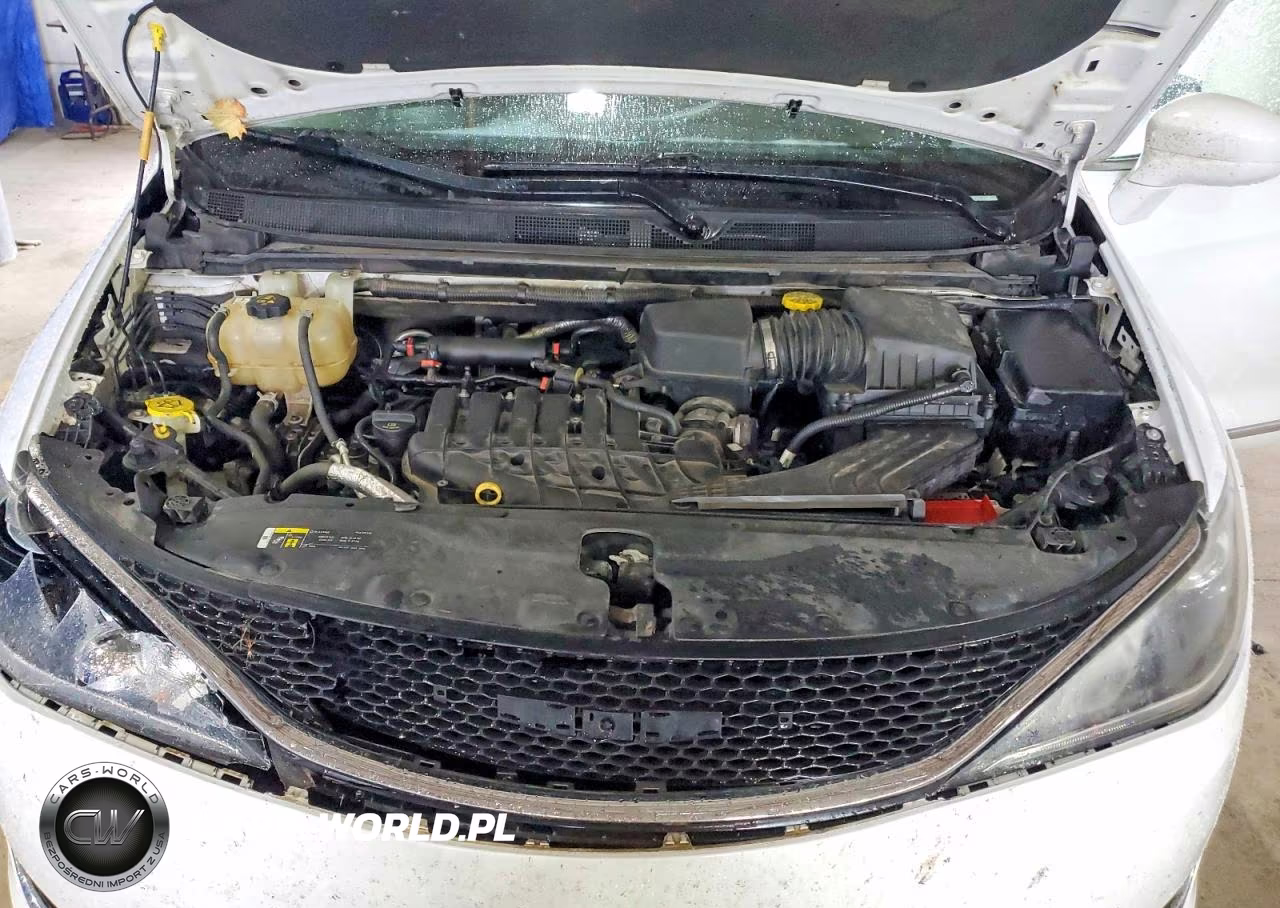 2019 Chrysler Pacifica Touring L VIN:2C4RC1BG8KR539733 - 11