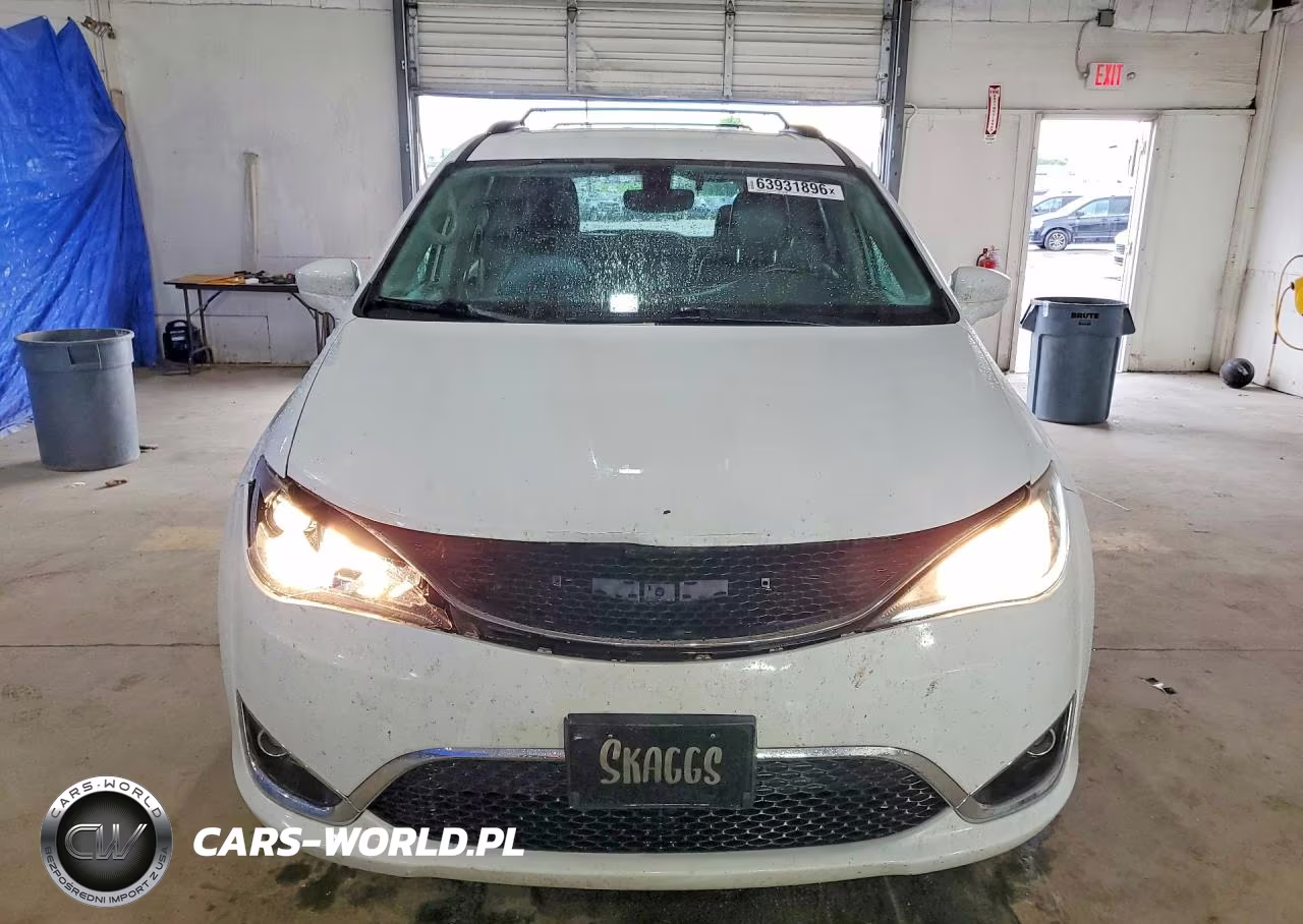 2019 Chrysler Pacifica Touring L VIN:2C4RC1BG8KR539733 - 5