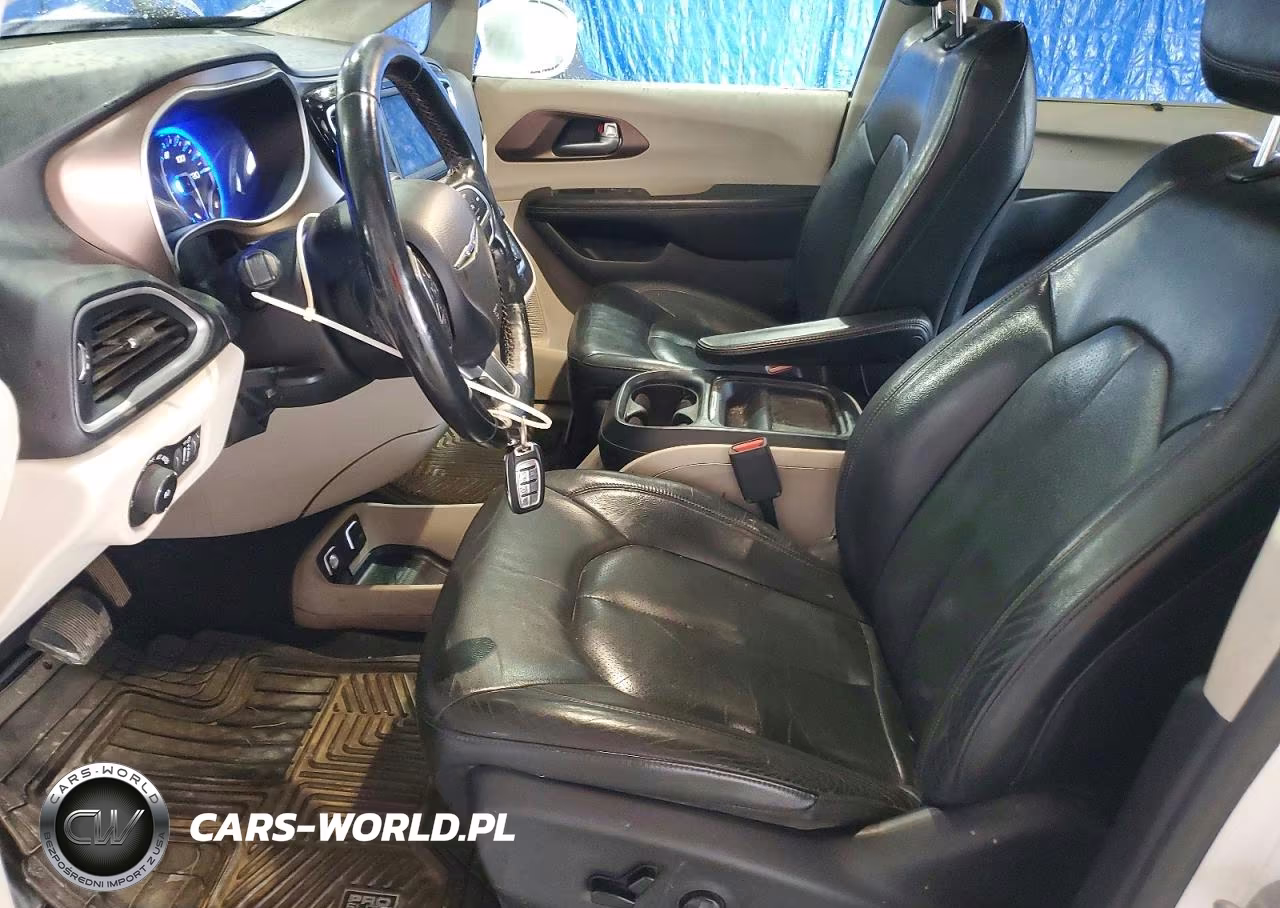 2019 Chrysler Pacifica Touring L VIN:2C4RC1BG8KR539733 - 7