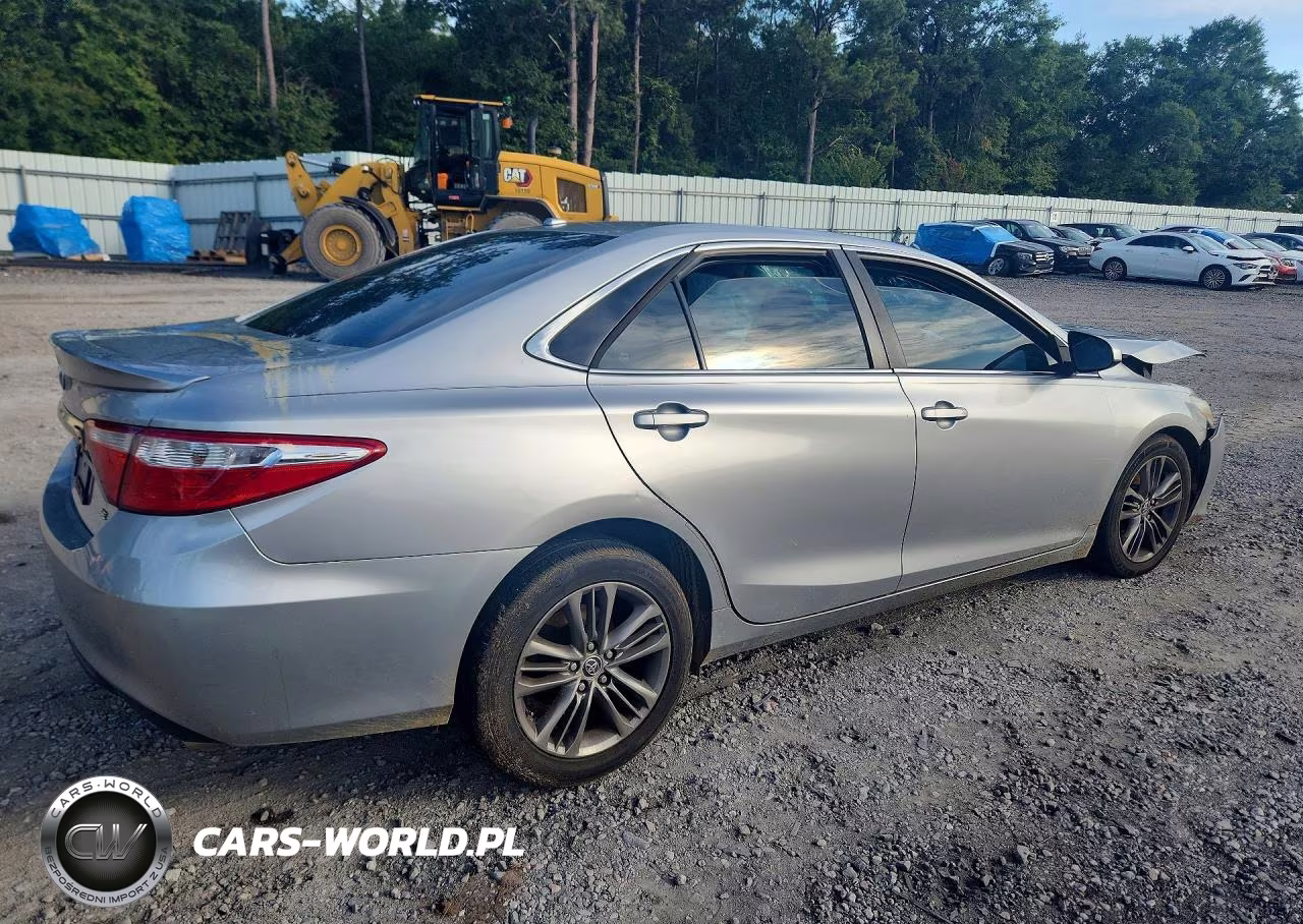 2016 Toyota Camry Se VIN:4T1BF1FK0GU151229 - 3