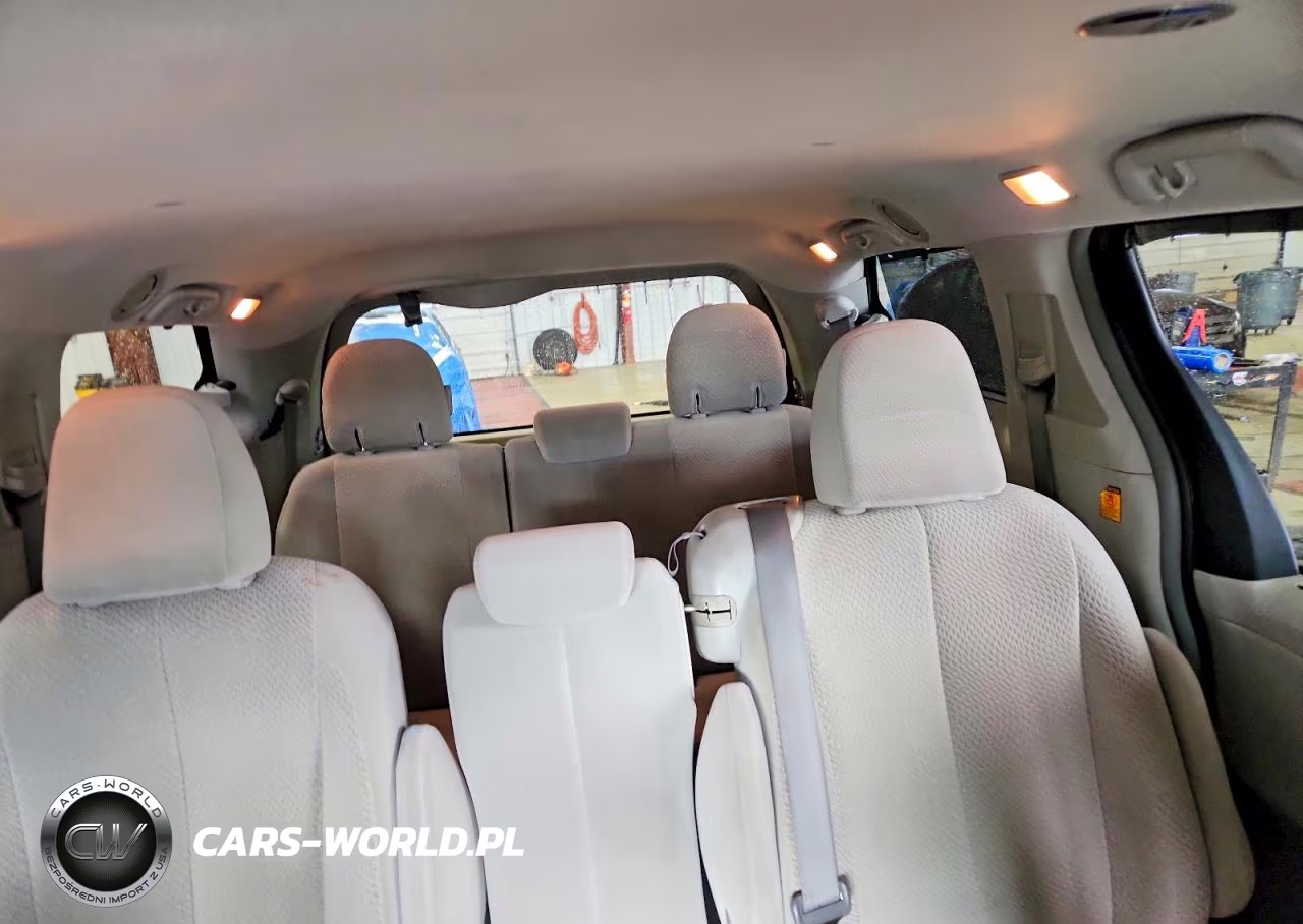 2011 Toyota Sienna Le V6 VIN:5TDKK3DC7BS060656 - 10