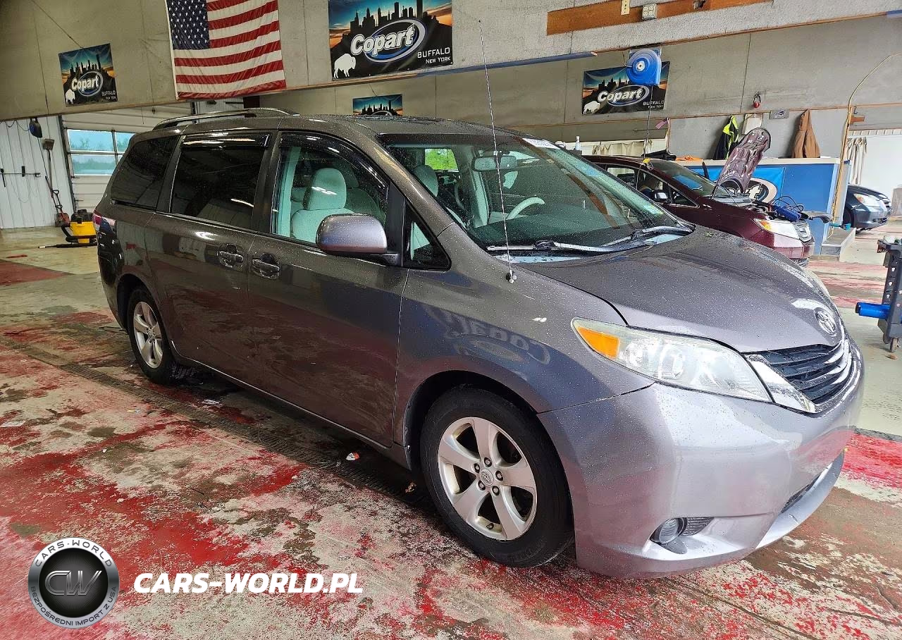 2011 Toyota Sienna Le V6 VIN:5TDKK3DC7BS060656 - 4
