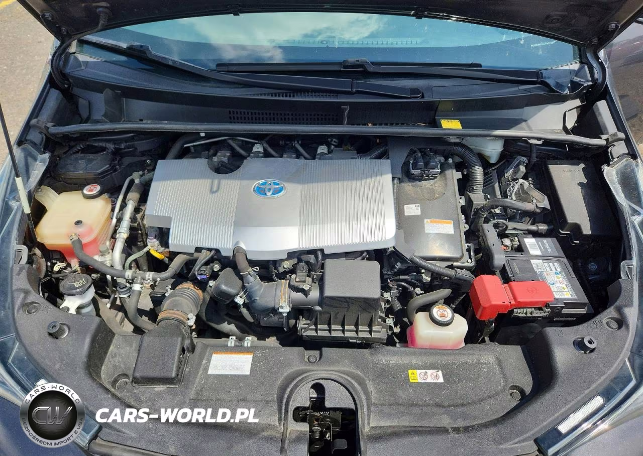 2018 Toyota Prius Three VIN:JTDKARFU9J3548115 - 11