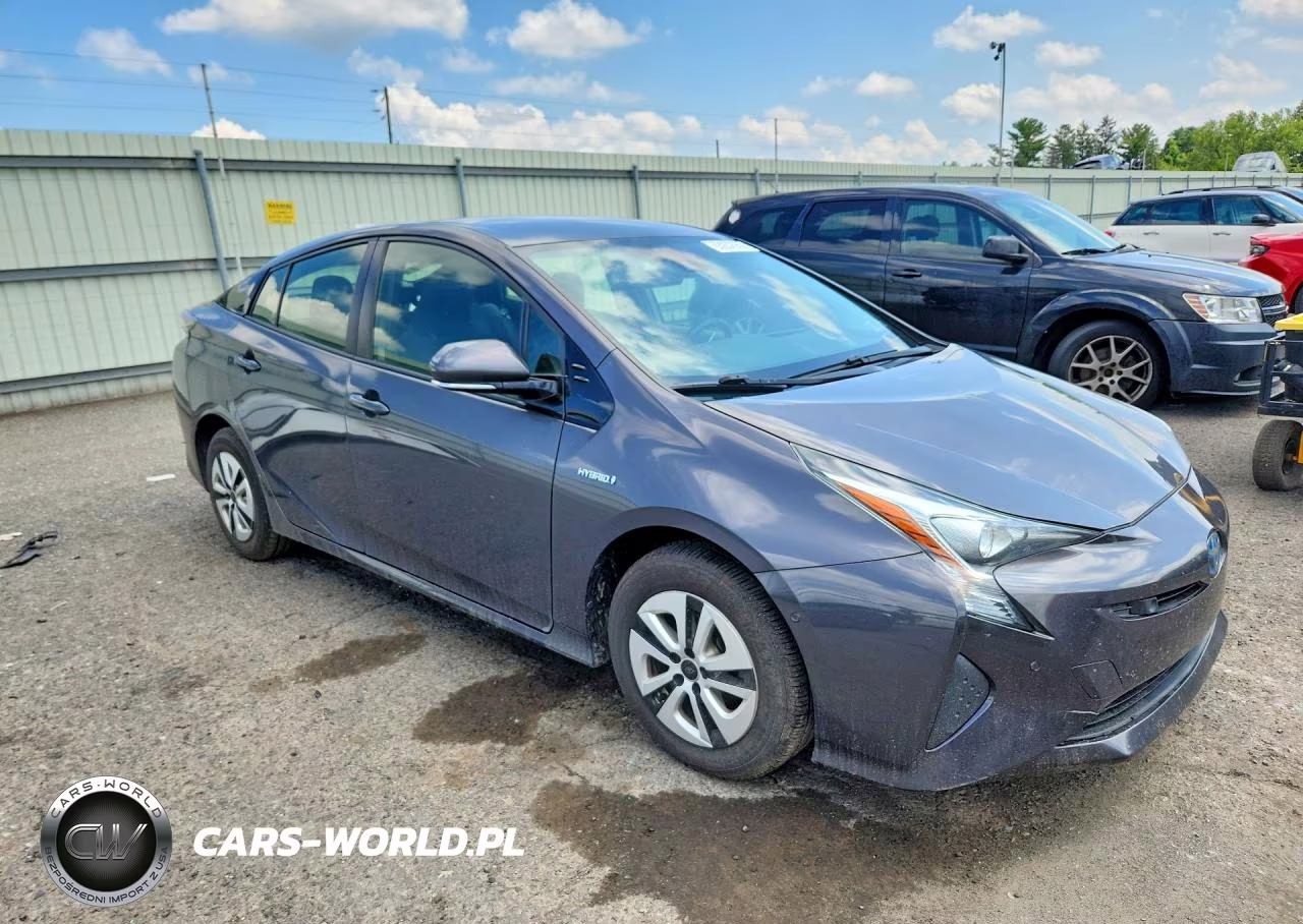 2018 Toyota Prius Three VIN:JTDKARFU9J3548115 - 4