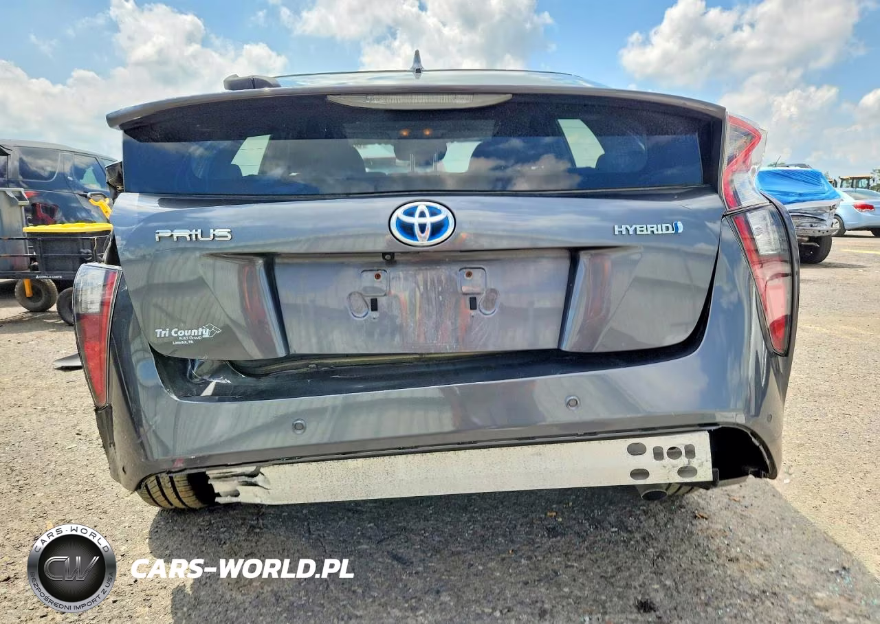 2018 Toyota Prius Three VIN:JTDKARFU9J3548115 - 6